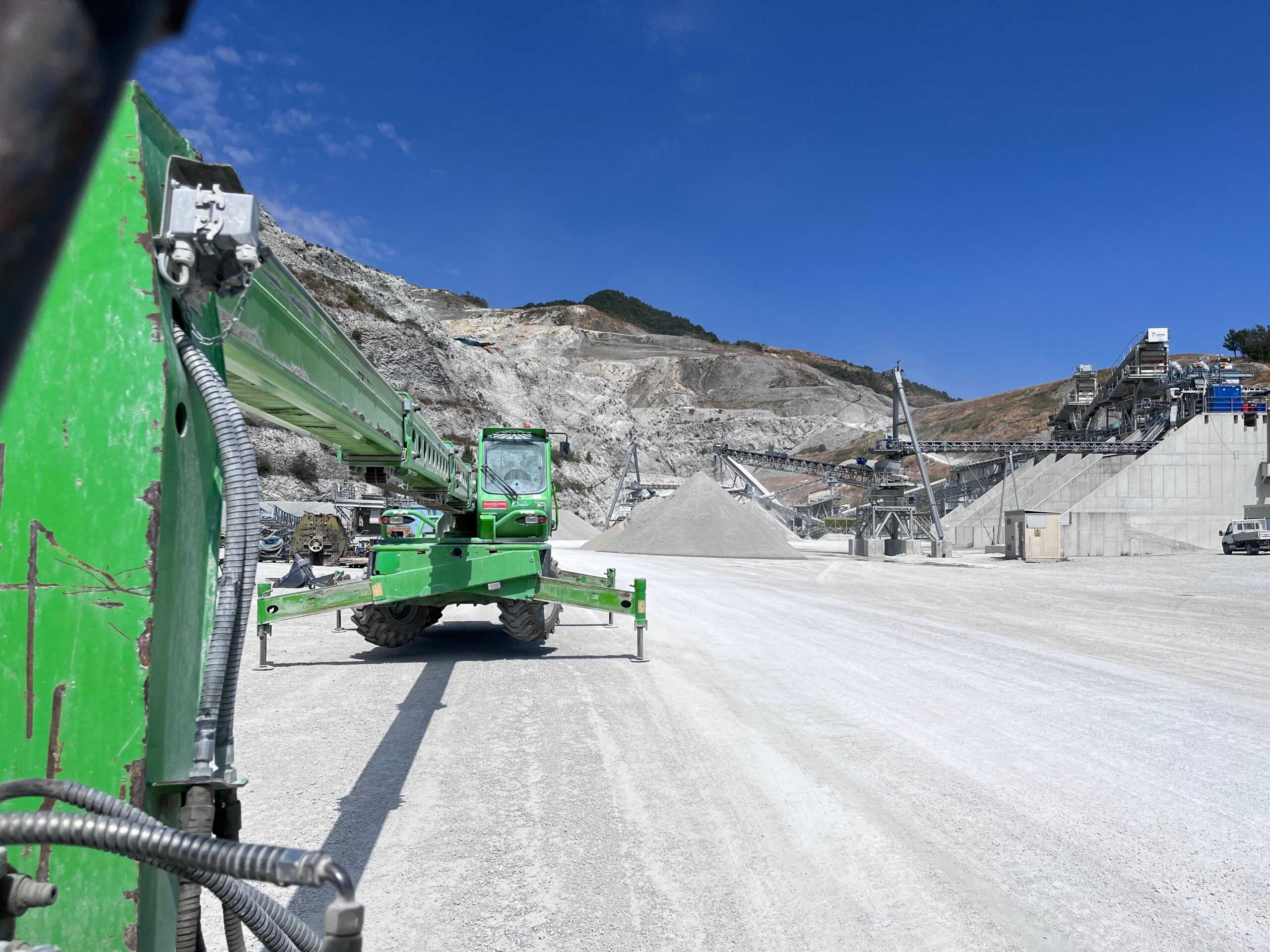 macchinari per perforazione, movimento terra e sollevamento
