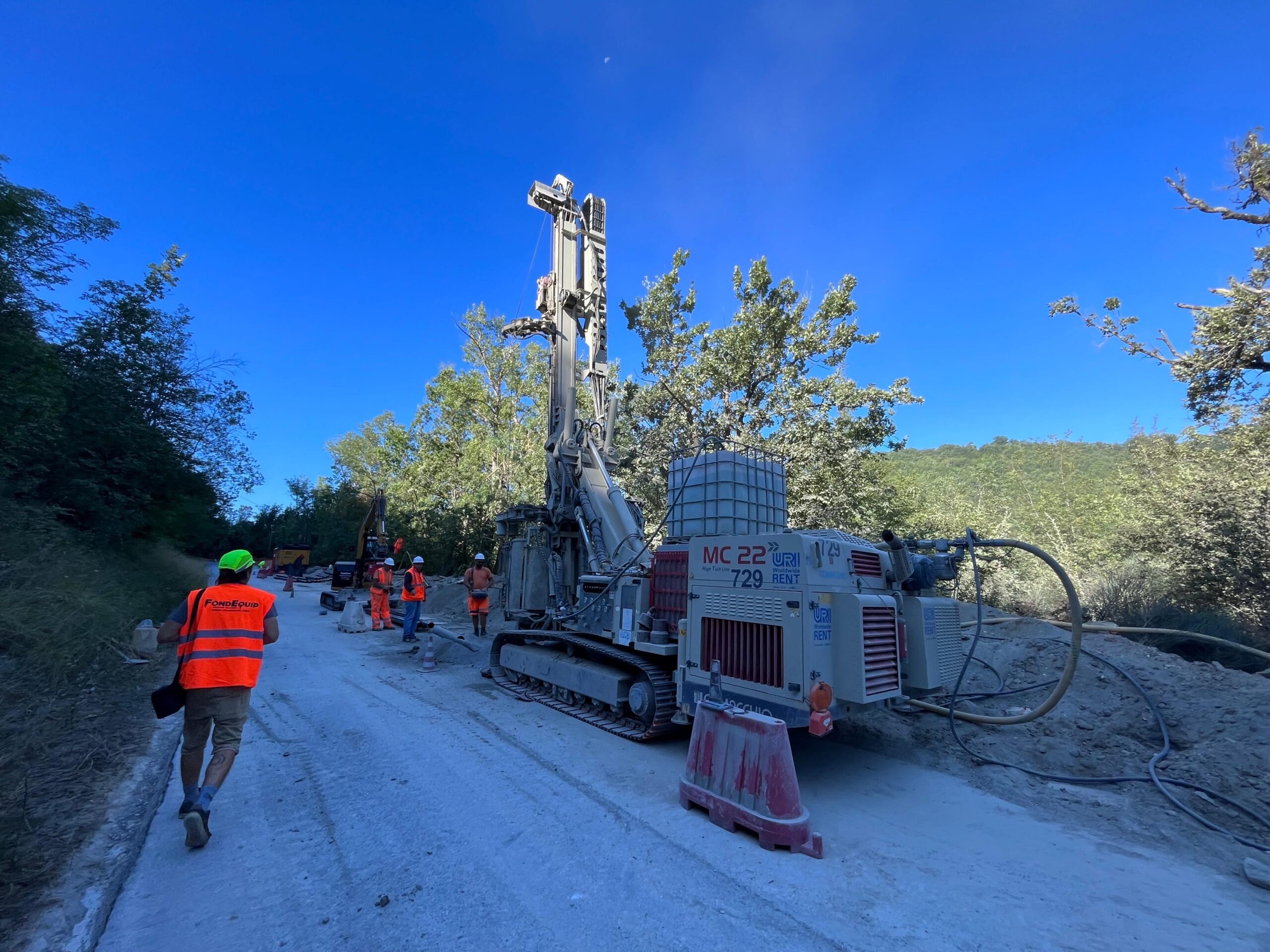 macchinari per perforazione, movimento terra e sollevamento